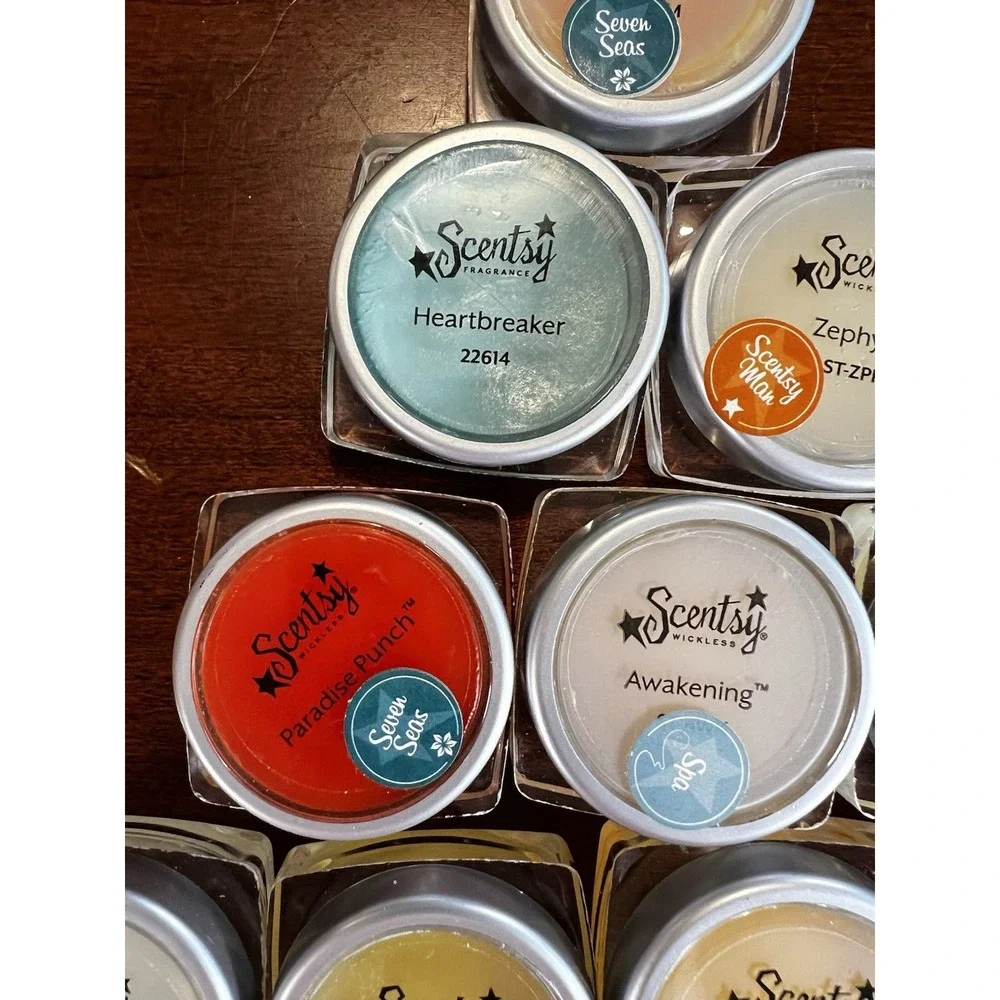 SCENTSY Lot of 15 Mix‎ Wickless Wax 1